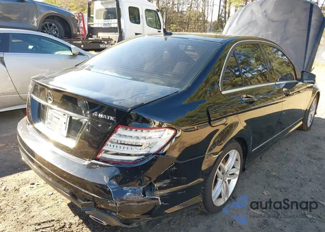 2014 Mercedes-Benz C 300 Luxury 4Matic/Sport 4Matic z USA, uszkodzony, nr VIN WDDGF8ABXEA953513